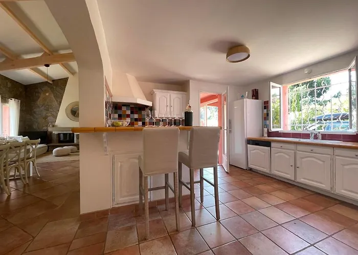 Fantastic Pool Villa 900M To The Beach; With Extravagant Big Garden