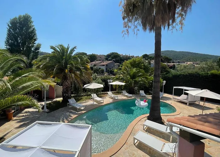 Fantastic Pool Villa 900M To The Beach; With Extravagant Big Garden