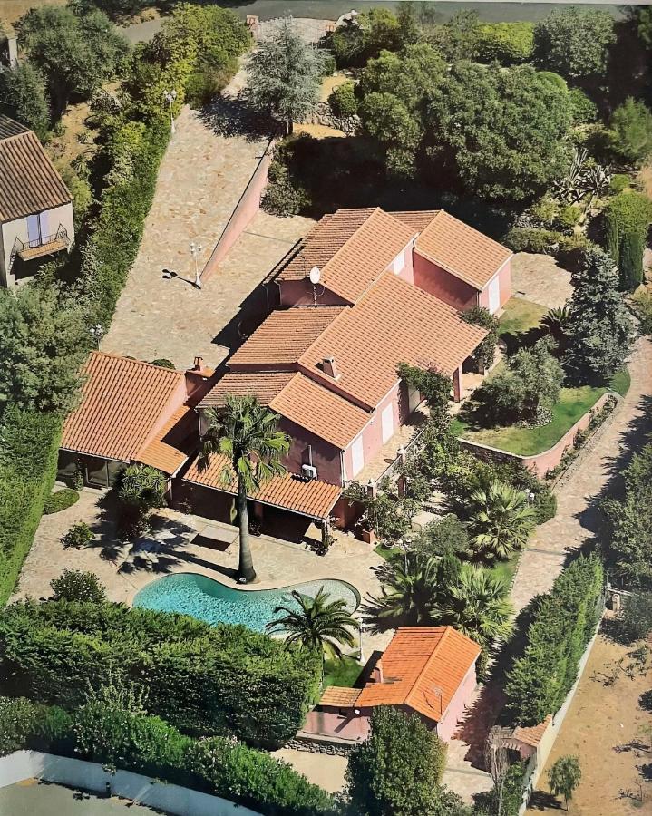 Fantastic Pool 900m To The Beach; With Extravagant Big Garden *