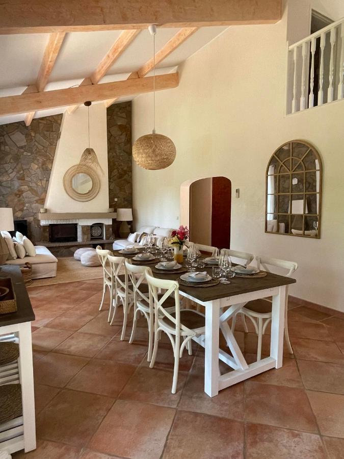 Fantastic Pool 900m To The Beach; With Extravagant Big Garden