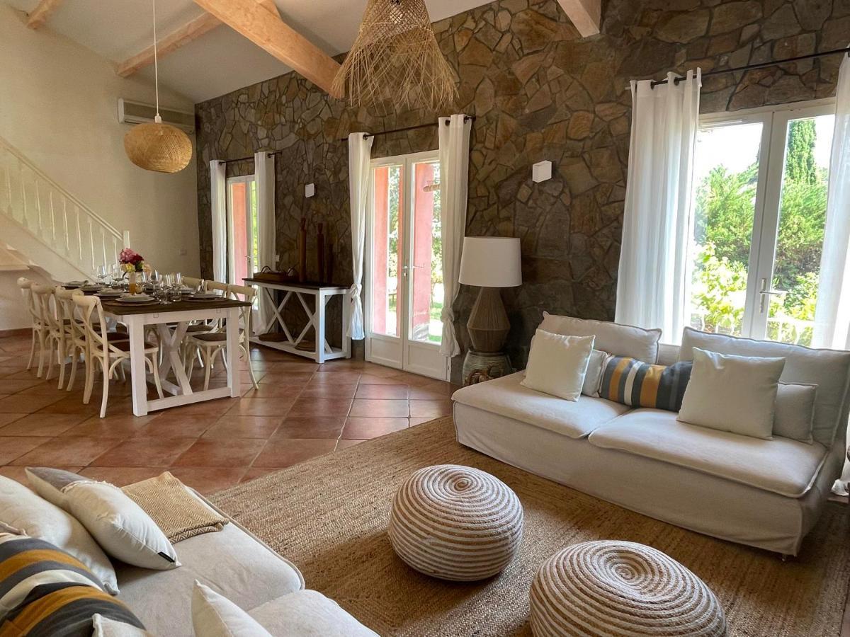 Fantastic Pool 900m To The Beach; With Extravagant Big Garden