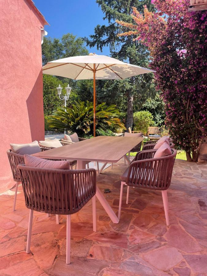Fantastic Pool 900m To The Beach; With Extravagant Big Garden Villa