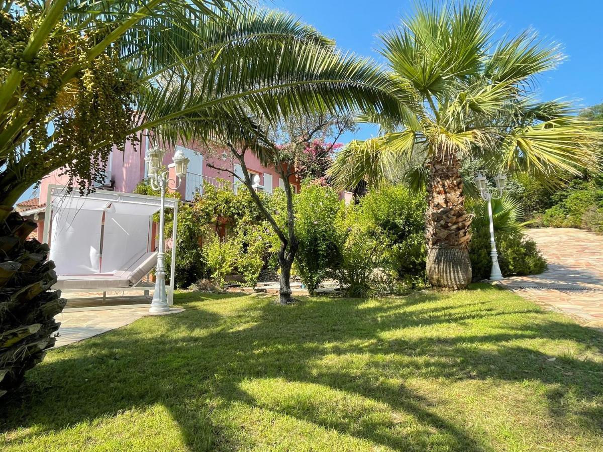 Fantastic Pool 900m To The Beach; With Extravagant Big Garden